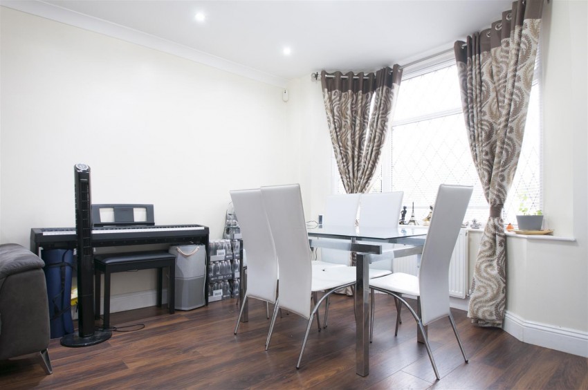 Images for Meadfield Avenue, Langley