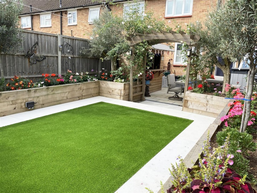 Images for Parry Green North, Slough
