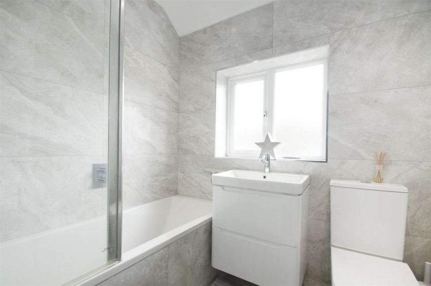 Images for Parry Green North, Slough