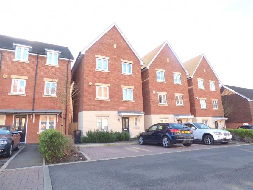 Images for Foxherne, Langley, Berkshire