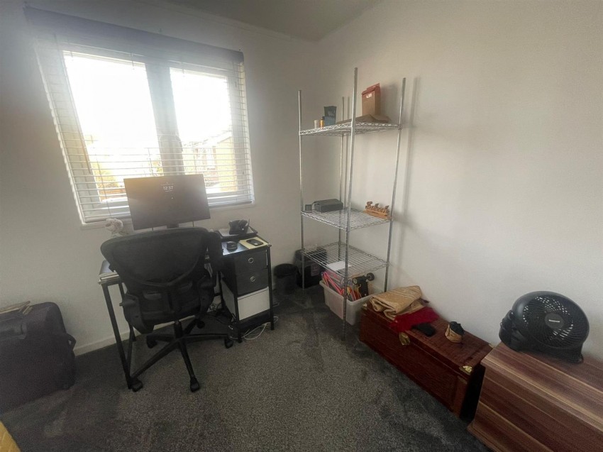 Images for Gilmore Close, Langley, Berks