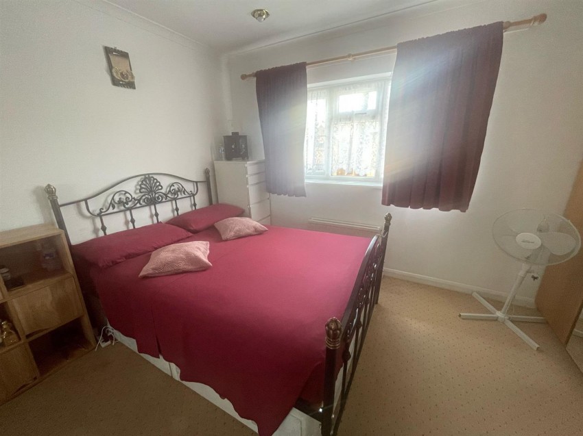 Images for Lent Rise Road, Burnham, Buckinghamshire