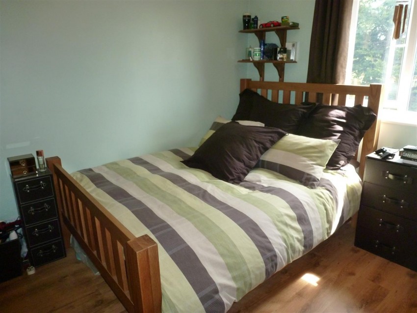 Images for Bates Close, George Green, Berkshire